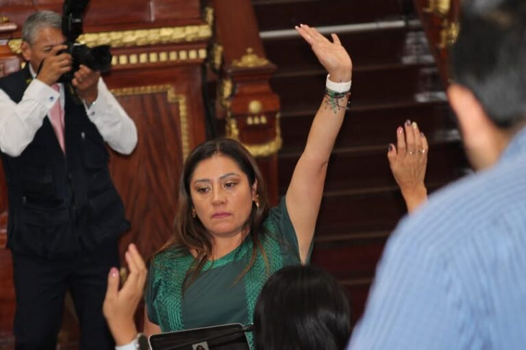 Los ciudadanos tienen derecho a saber en qué se gasta su dinero: Xóchitl Bravo