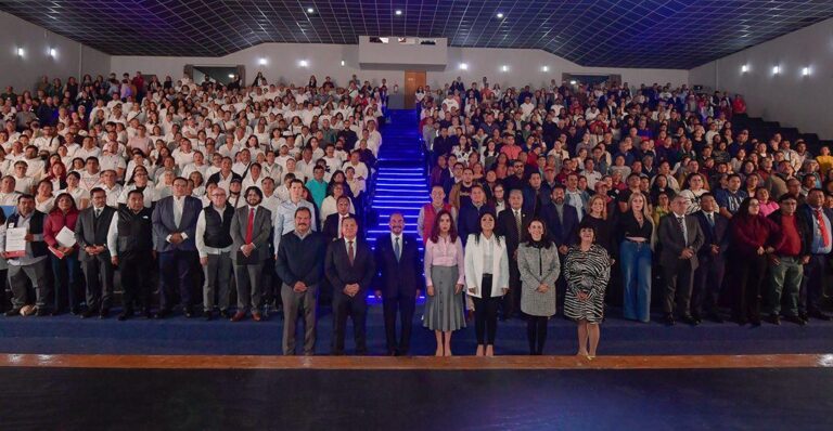 Familias de Atizapán reciben certeza jurídica tras 25 años: Pedro Rodríguez