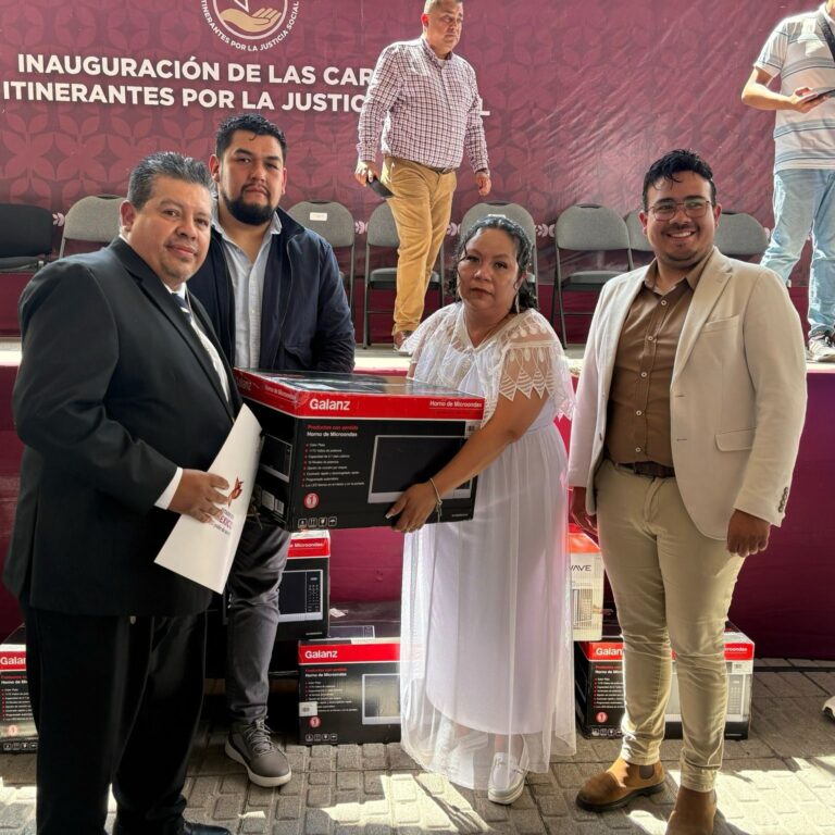 Justicia social y unión en Naucalpan: 165 parejas se casan en gran boda comunitaria durante las Caravanas Itinerantes