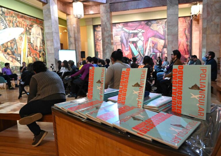 “El muralismo debe salir de su marco histórico y dialogar con la tecnología”: Daniel Garza Usabiaga