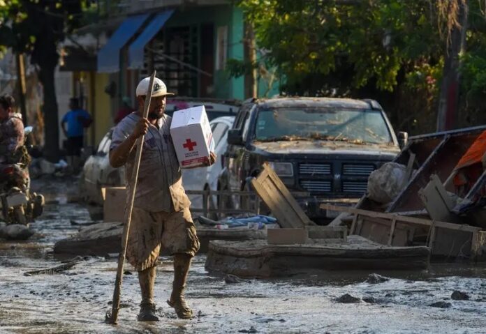 Van 79 muertos por lluvias en México; llegan a todas las comunidades incomunicadas