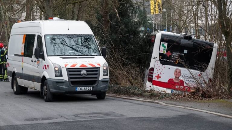 Al menos 15 muertos tras accidente de ómnibus en Brasil