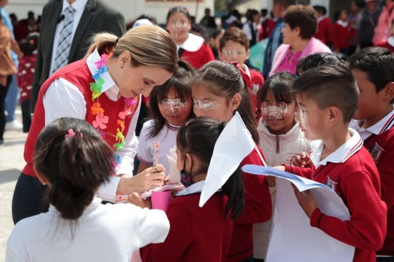 “Nuestro compromiso es 24/7 con la educación de la niñez de Huixquilucan”: Romina Contreras