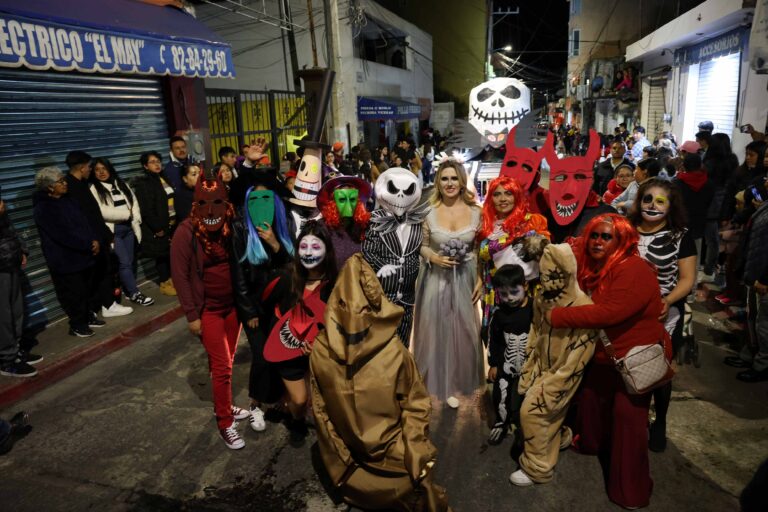 Ver familias unidas y felices es nuestro mayor premio: Romina Contreras