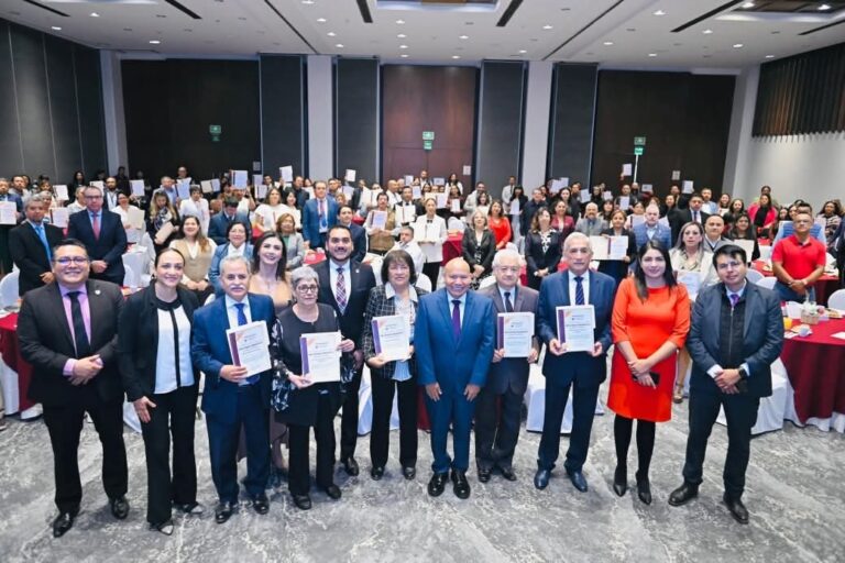 Una sociedad sin memoria es la que no reconoce a sus maestros: Raciel Pérez Cruz