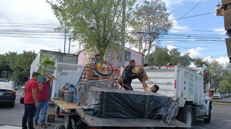 Retiran 20 toneladas de objetos que obstruían calles en Azcapotzalco: operativo busca recuperar espacios públicos
