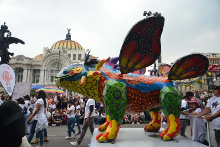 Más de 200 alebrijes monumentales llenan de color el corazón de la Ciudad de México