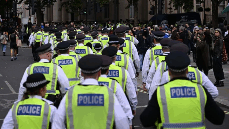 Detienen en Londres a tres hombres como sospechosos de espiar para Rusia