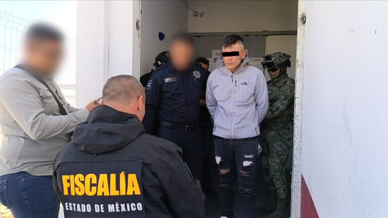 Detienen en Ecatepec a hombre con orden de aprehensión por homicidio calificado