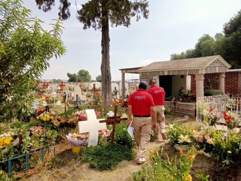 Despliegan operativo especial en panteones de Cuautitlán Izcalli para garantizar un Día de Muertos seguro