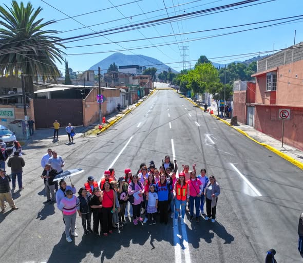 Ecatepec ahorra millones y acelera repavimentación con maquinaria propia: Azucena Cisneros