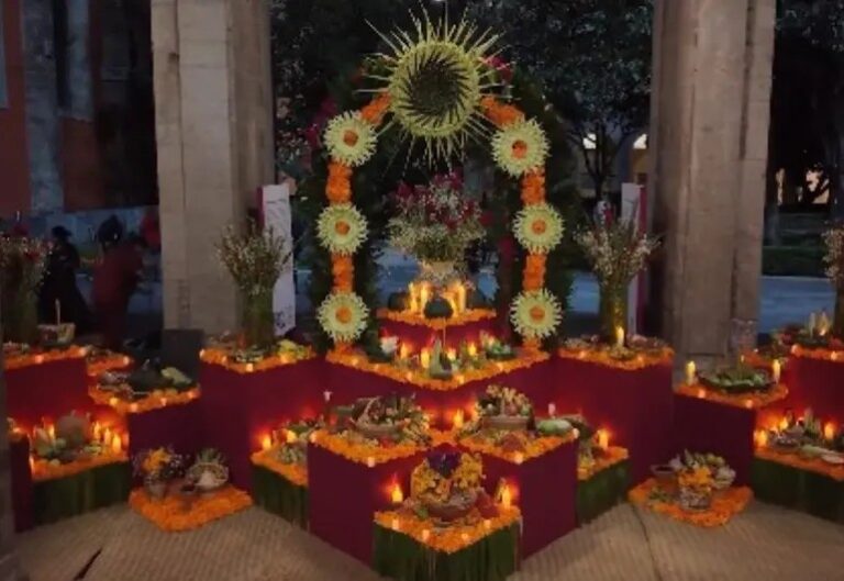 Sheinbaum presume ofrenda de Muertos en Palacio Nacional