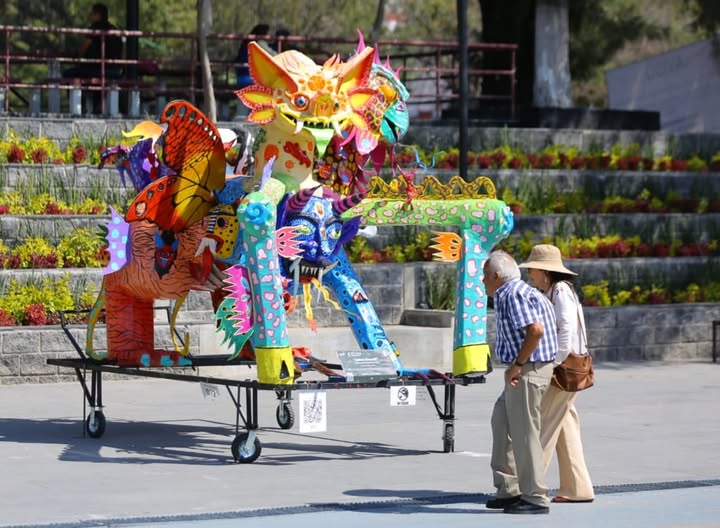 “Nahui Ehécatl”, orgullo cartonero de Ecatepec, vuelve a casa tras desfile en CDMX