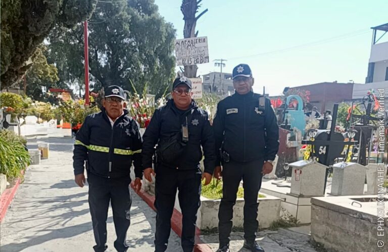 Refuerzan seguridad en panteones de Naucalpan; más de 150 elementos resguardan tradición de Día de Muertos