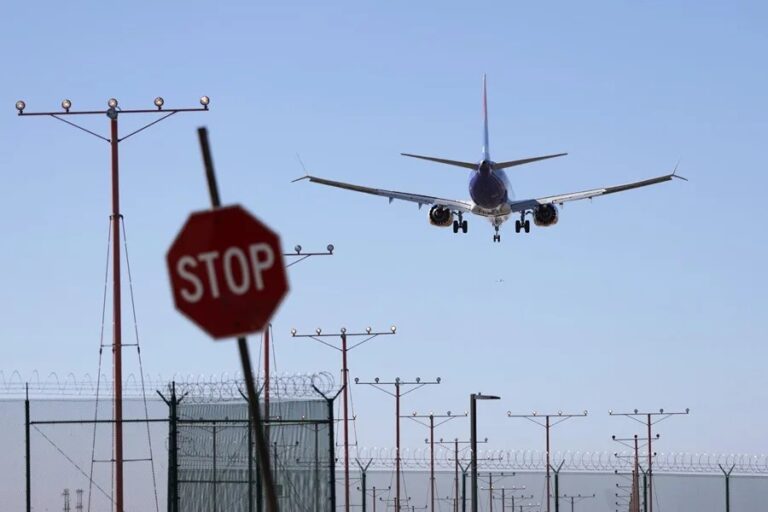 EE.UU. anuncia el fin de las restricciones aéreas a partir de este lunes
