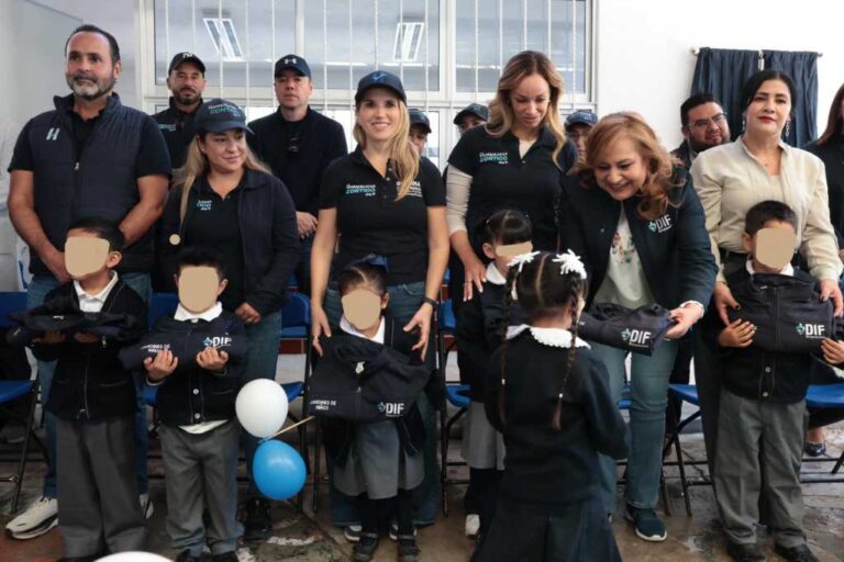 Queremos niñas y niños asistan protegidos y bien abrigados a sus escuelas: Romina Contreras