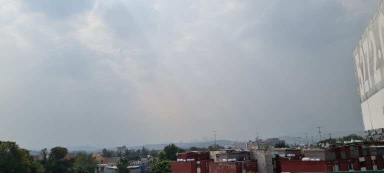 Amanecer helado y posibles lluvias vespertinas en CDMX