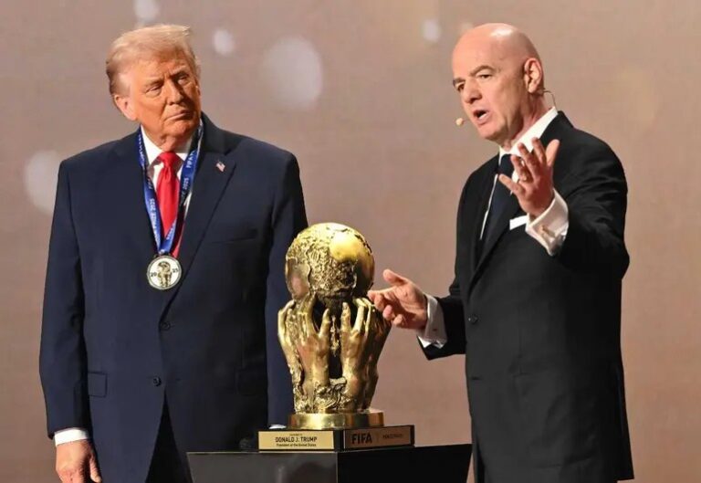 Trump recibe el primer Premio de la Paz de la FIFA