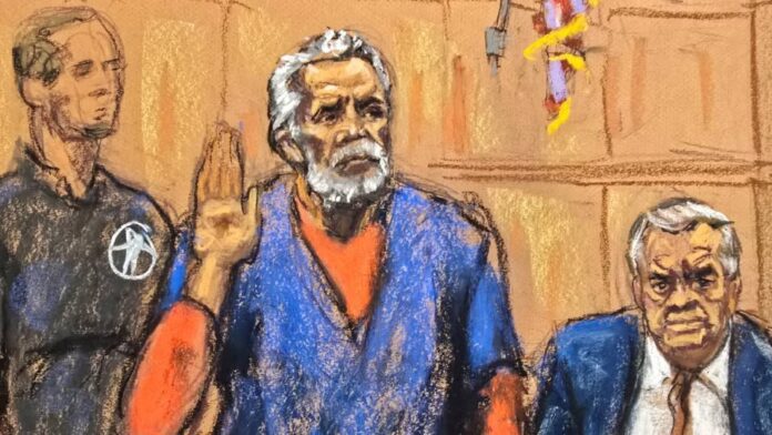 Mayo Zambada enfrentará su sentencia hasta el 13 de abril de 2026 By Norma Isela Vásquez Lázaro -11 diciembre 2025010 La sentencia de Ismael “El Mayo” Zambada fue reprogramada para el 13 de abril de 2026, a las 10 de la mañana, luego de que su abogado solicitara aplazar la audiencia ante la corte estadounidense. Solicitud de la defensa para retrasar la audiencia El abogado Frank Pérez pidió formalmente mover la fecha con el fin de preparar un memorándum de sentencia para el tribunal. De acuerdo con la defensa, el proceso se ha visto afectado por la violencia que persiste en México, lo que ha impedido completar los elementos necesarios para presentarlos ante la corte, informó el periodista Keegan Hamilton. El Mayo enfrenta cadena perpetua Zambada, quien se declaró culpable a inicios de este año, enfrenta una cadena perpetua obligatoria. Las autoridades estadounidenses lo responsabilizan de crear el Cártel de Sinaloa y de coordinar el tráfico de grandes cantidades de drogas hacia Estados Unidos. Atendiendo la petición de la defensa, la audiencia quedó oficialmente fijada para el 13 de abril de 2026, cuando el tribunal escuchará los argumentos finales antes de dictar sentencia. Previous article Los derechos humanos no son una conquista concluida, sino un esfuerzo permanente que exige vigilancia: diputada López Rabadán Next article Entrega Américo este viernes la monumental escultura de la Virgen de la Misericordia Norma Isela Vásquez Lázaro Norma Isela Vásquez Lázaro Ver Comentarios 🎥CápsulaR24 Entre explosiones, operativos y reformas: los frentes abiertos de la seguridad en México Suman casi 10 mil detenidos con Operación Frontera Norte Peregrinos violentos en CDMX: unos disparan y otros agreden a automovilista Bad Bunny sorprende en CDMX con Ana de la Reguera y Diego Boneta como invitados en su segundo show Sheinbaum invita al papa León XIV a visitar México en llamada Información Somos un Grupo de periodistas profesionales, que determinamos impulsar nuestro propio medio de comunicación, con el que nos hemos sumado a las necesidades de una sociedad ávida de información veraz, profunda, trascendental, honesta y con una amplia cobertura. (55) 5510 – 1973 reflexion24informativo@gmail.com Morelos No. 31; Despacho 212 Col. Centro. Del. Cuauhtémoc CP. 06030 Suscribirse Más Popular 🎥CápsulaR24 Entre explosiones, operativos y reformas: los frentes abiertos de la seguridad en México Suman casi 10 mil detenidos con Operación Frontera Norte Peregrinos violentos en CDMX: unos disparan y otros agreden a automovilista Bad Bunny sorprende en CDMX con Ana de la Reguera y Diego Boneta como invitados en su segundo show Categorías Portada14211 Nacional6573 Estado de México5762 Municipios5725 CDMX3739 Nacionales3611 Alcaldías3118 Ciudad de México3018 ESTADOS2549 Reflexión 24 informativo Inicio Términos y condiciones Políticas de privacidad