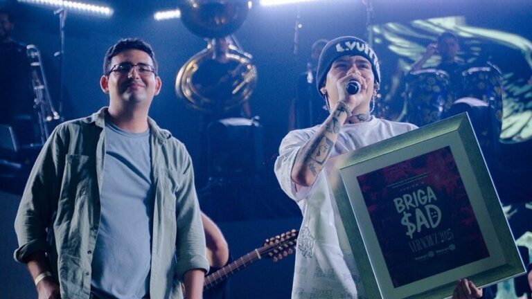 Entre aplausos, Veracruz honra a Junior H por su apoyo humanitario en Poza Rica tras las inundaciones