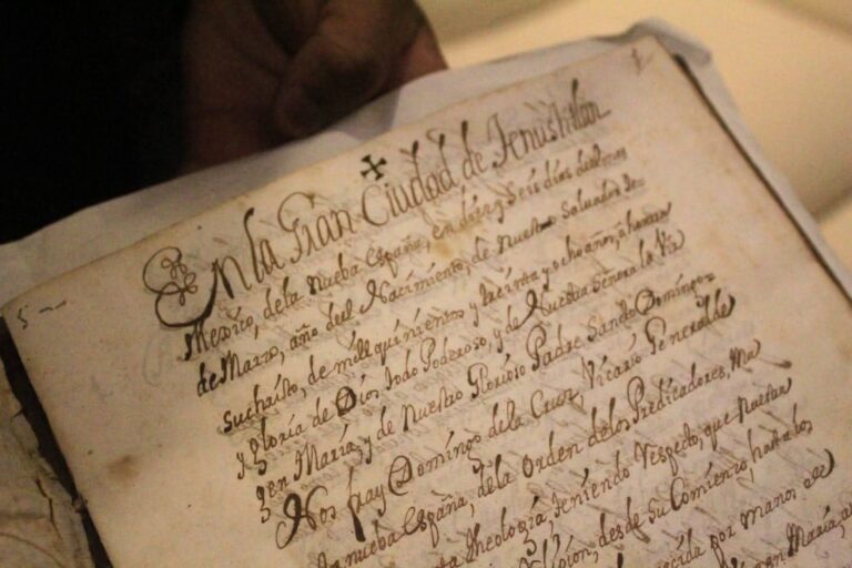 Resguardan en San Ángel cuatro siglos de historia: presentan inventario del Acervo Parroquial de San Jacinto Tenanitla