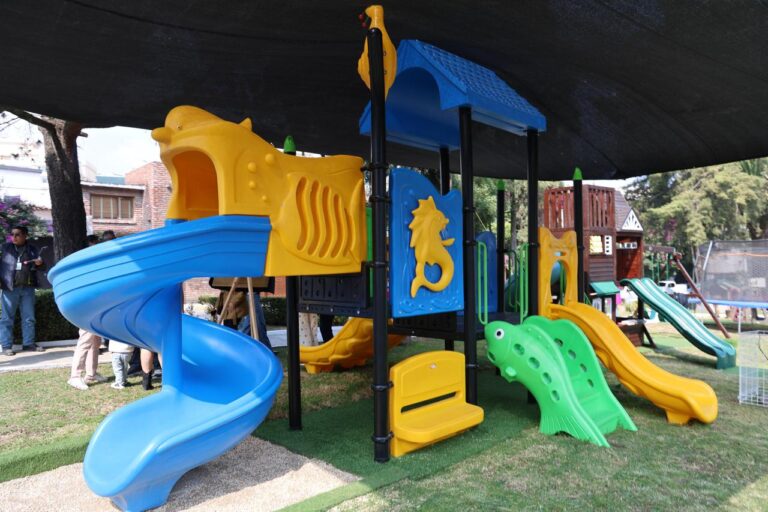 Huixquilucan entrega nuevo parque infantil en Lomas de la Herradura para fomentar la convivencia familiar Huixquilucan entrega nuevo parque infantil en Lomas de la Herradura para fomentar la convivencia familiar