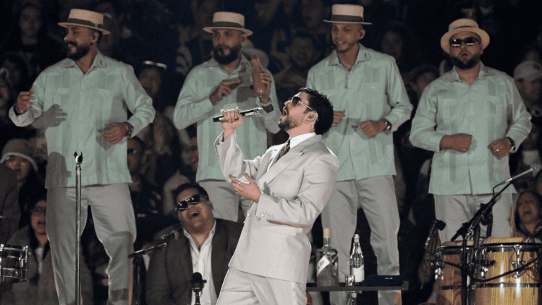 Bad Bunny sorprende en CDMX con Ana de la Reguera y Diego Boneta como invitados en su segundo show