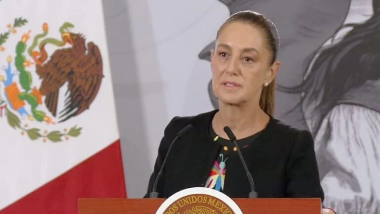 Sheinbaum invita al papa León XIV a visitar México en llamada