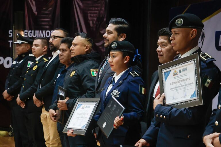 Refuerzan seguridad en Neza con estímulos a policías: Adolfo Cerqueda