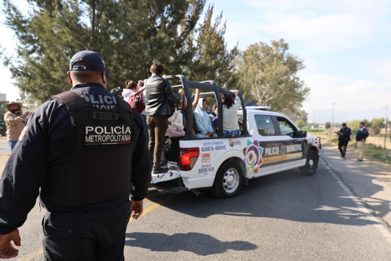 Colocan topes en avenida Nacional tras bloqueo vecinal y suspensión del Mexibús Línea 4