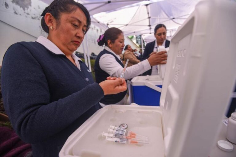 ‘Hay suficientes vacunas para sarampión’, precisa Sheinbaum