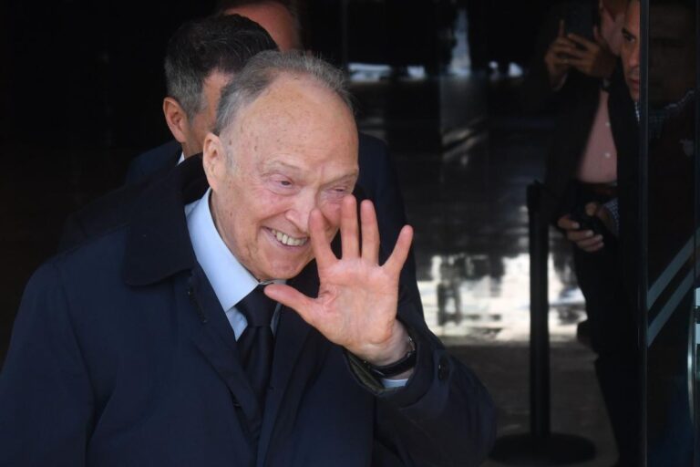 Alejandro Gertz Manero rinde protesta como embajador ante Reino Unido tras ser ratificado