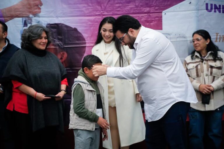 Naucalpan amplía atención médica gratuita: Isaac Montoya Márquez