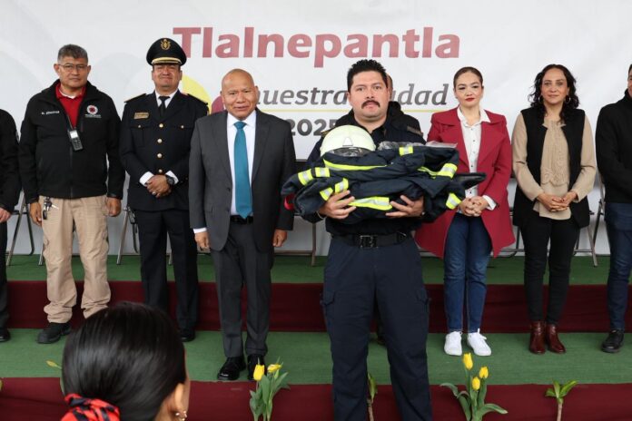 Tlalnepantla refuerza a su Heroico Cuerpo de Bomberos con nuevo equipo de alta seguridad