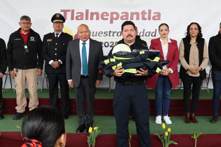Tlalnepantla refuerza a su Heroico Cuerpo de Bomberos con nuevo equipo de alta seguridad