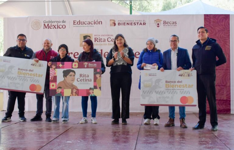 “La educación es un derecho, no un privilegio”: entregan más de 3 mil Becas Rita Cetina en Azcapotzalco