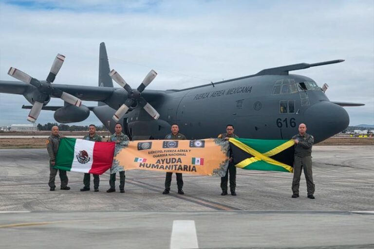 Defensa traslada 38.8 toneladas de ayuda humanitaria a Jamaica