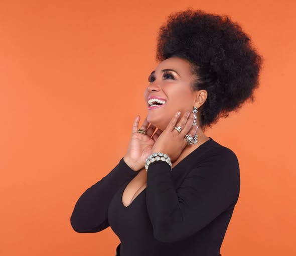 Aymée Nuviola presenta en México “ponte bonita”, un canto de rumba, dignidad y empoderamiento femenino