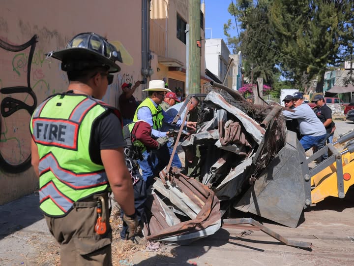 Ecatepec retira rejas y jaula tras 10 años de reclamos vecinales en Jardines de Santa Clara