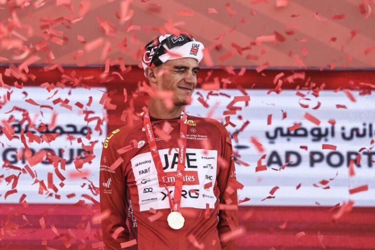 Isaac del Toro inicia la temporada 2026 a lo grande con victoria en Etapa 1 del UAE Tour