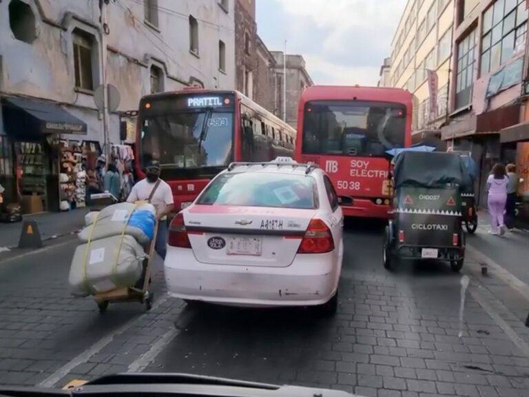 “Es el corredor más complejo de la ciudad”: operadores del Centro–Aeropuerto reciben capacitación especializada “Es el corredor más complejo de la ciudad”: operadores del Centro–Aeropuerto reciben capacitación especializada