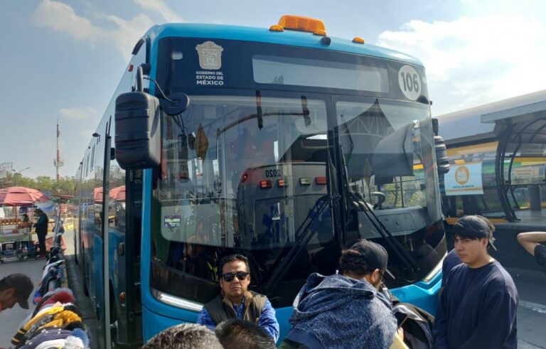 Mujer resulta lesionada tras frenado de emergencia en unidad del Mexibús en Ecatepec Mujer resulta lesionada tras frenado de emergencia en unidad del Mexibús en Ecatepec