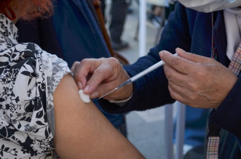 Activan filtros sanitarios y uso de cubrebocas en escuelas del Edomex ante riesgo de sarampión