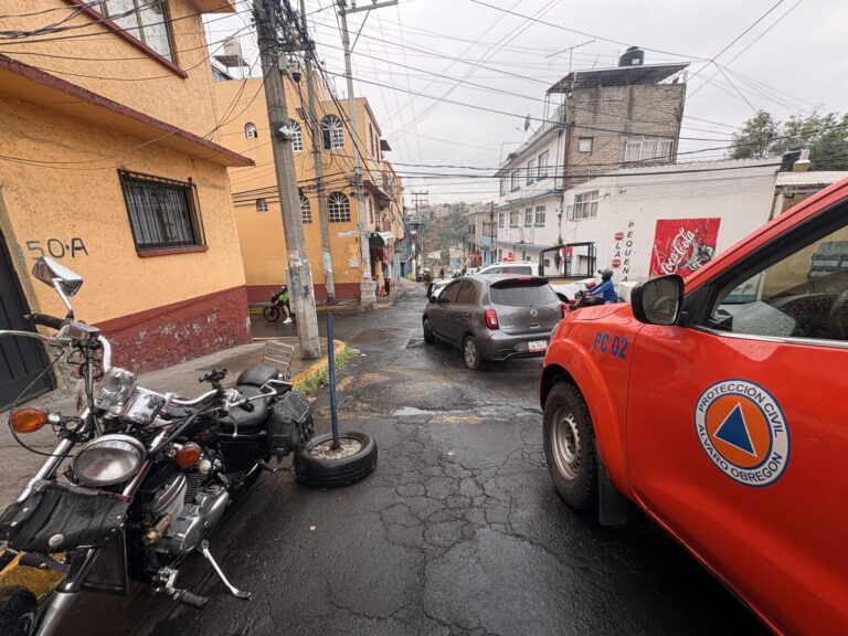 Alertan por vialidades resbalosas en Álvaro Obregón tras lluvias ligeras