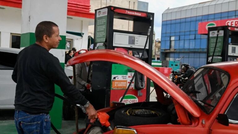 Rusia continuará suministrando petróleo a Cuba pese a las amenazas de Trump, afirma embajador