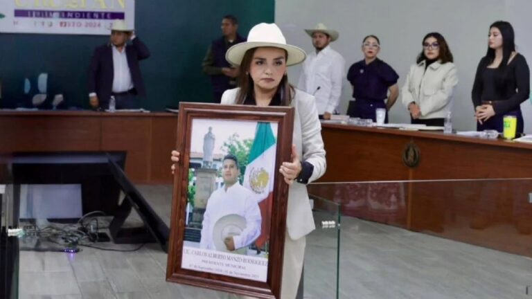 IEM ordena a Noroña eliminar videos con expresiones misóginas contra Grecia Quiroz