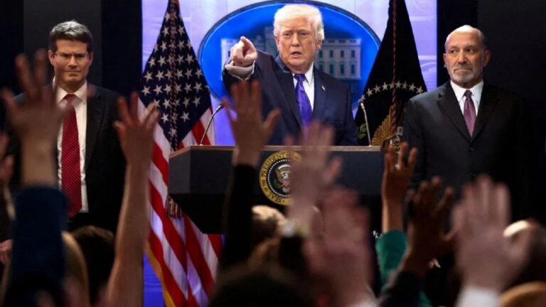 Trump elevará arancel global de 10 a 15% tras bloqueo de la Corte Suprema