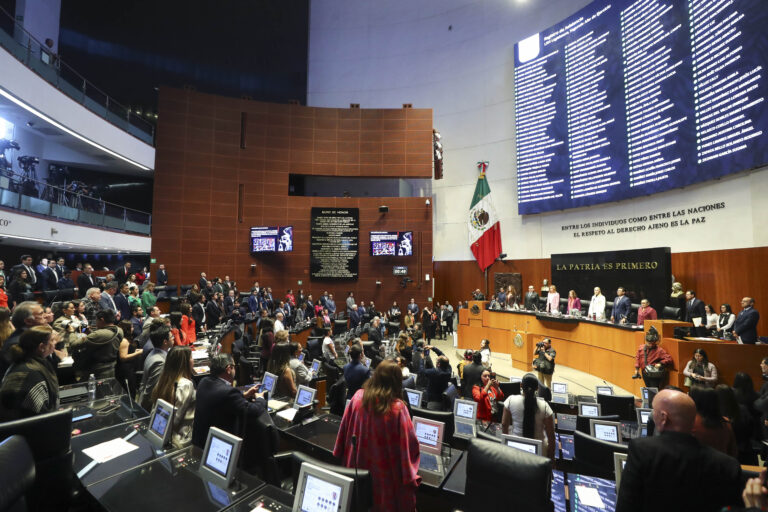 Senado aprueba reforma electoral; descartan cambios a revocación de mandato y pasa a Diputados Senado aprueba reforma electoral; descartan cambios a revocación de mandato y pasa a Diputados