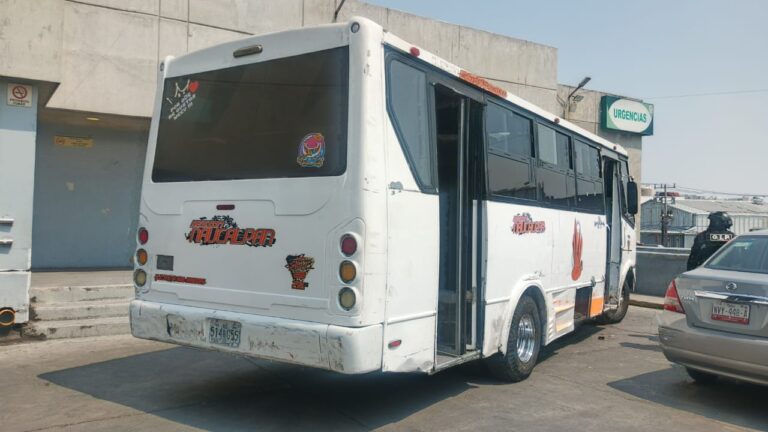 Ataque armado en transporte público deja un muerto y un herido en Tlalnepantla