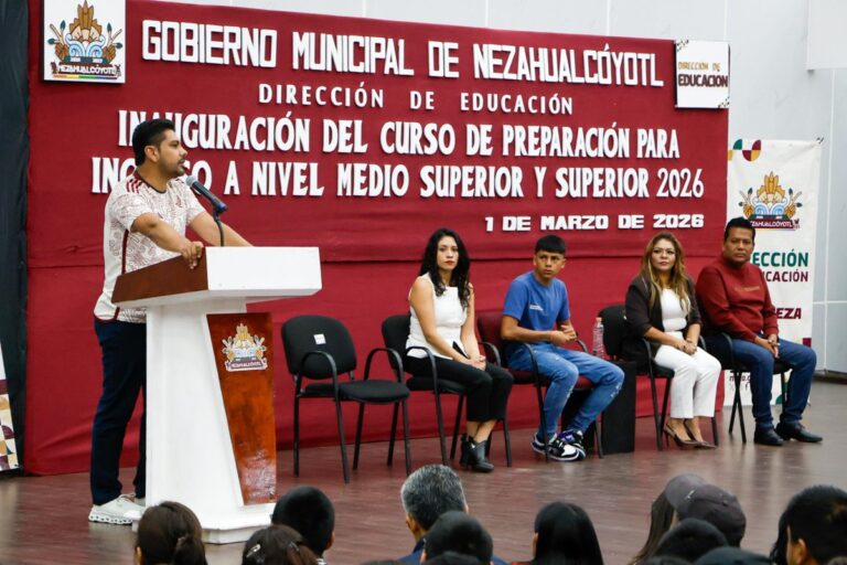 En Neza la educación es prioridad: Adolfo Cerqueda En Neza la educación es prioridad: Adolfo Cerqueda